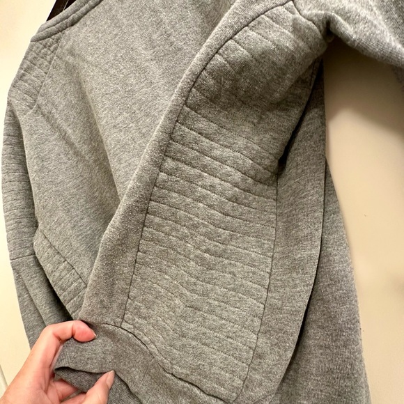 AllSaints Co. Ltd Spitalfields Women's Quilted Shoulder Gray Sweatshirt Sz 8 EUC - Picture 4 of 5